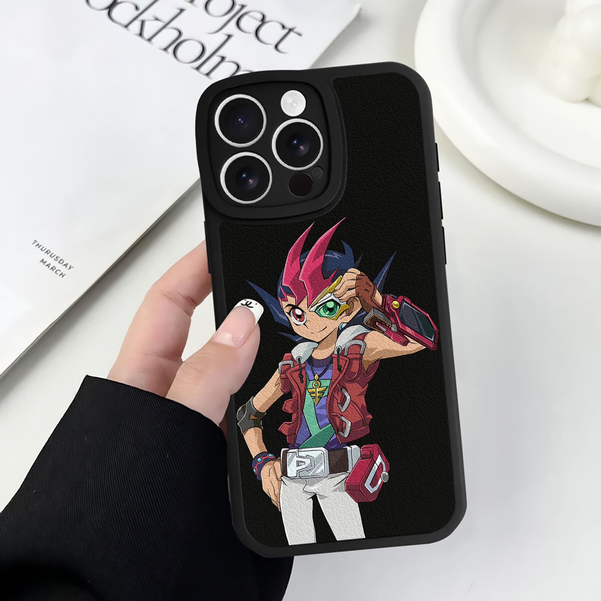 遊☆戯☆王 Yu-Gi-Oh! 【iPhone 16シリーズ対応】シリコンスマホケース（レザー調） 材質：シリコン
